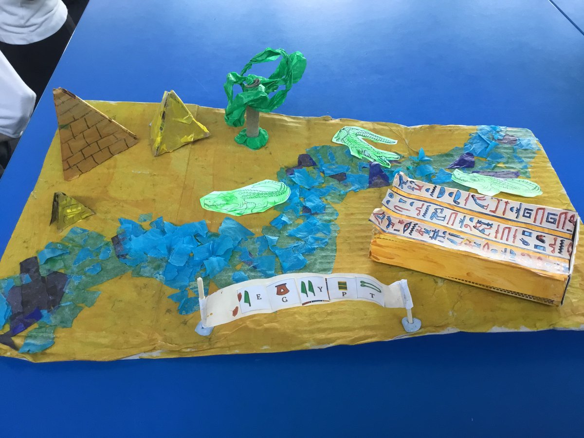 KirklistonPS's tweet photo. Some great models have been created and pictures shared. #KPS3B https://t.co/tcHdNIC1Vf