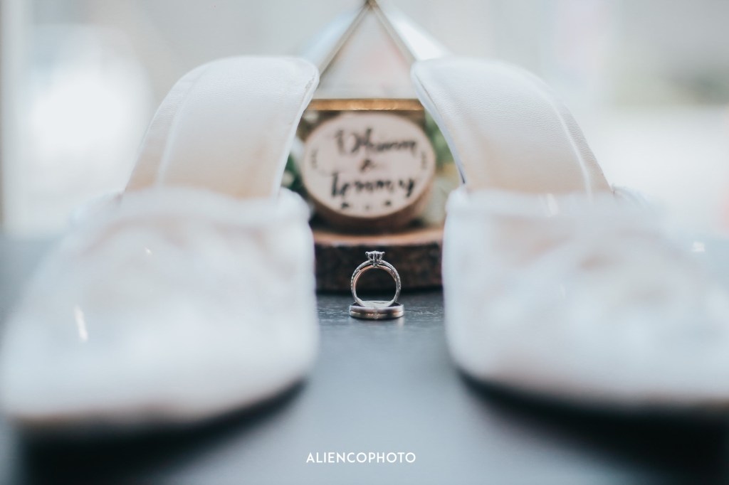 AliencoPhoto's tweet photo. Dampak Penggunaan Hand Sanitizer Pada Cincin Pernikahan https://t.co/JjueRJ4GmN https://t.co/q4jOE19xhJ