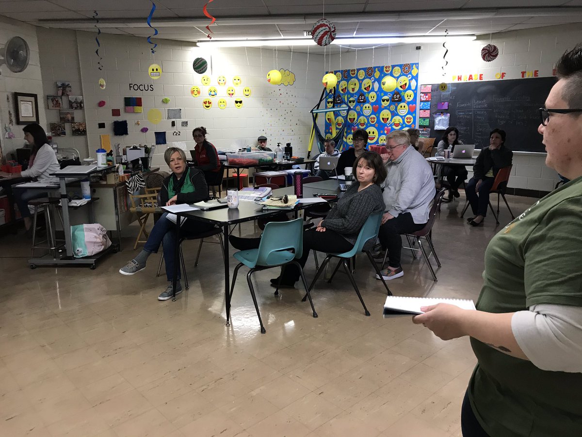 d61edtech's tweet photo. The amazing staff of @DarienSD61 working so hard to provide meaning learning experiences for our students while we are away from each other.  Our students are lucky to have these educators in their corner.  @D61EJH #d61learns #ILSchoolsStepUp #proudtobeapartofD61 https://t.co/89SVb8g5lA