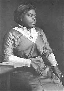 Statue of MARY MCLEOD BETHUNE will be unveiled at the U.S. Capitol replacing confederate general Edmund Kirby Smith.👏🏽👏🏽👏🏽👏🏽👏🏽👏🏽

“A woman is free if she lives by her own standards and creates her on destiny.” #BlackHistory #MaryMcLeodBethune
