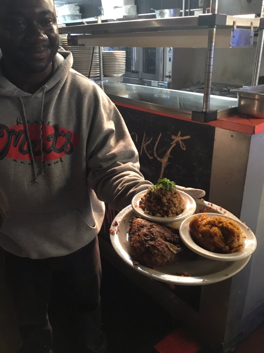 mertscharlotte's tweet photo. Let’s take a trip to the islands with our #lunchspecial #jerkchicken #hopandjohn and #sweetpotatosouffle. #merts makes everyday Irie. https://t.co/DeI6FQJbs2