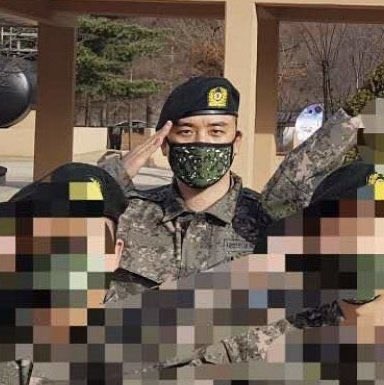 GottaTalk2V1212's tweet photo. 🐼💐
•D-549 다시 만날 때까지 이승현•

@ForvictoRi 부디 건강하시고, 조국에 잘 봉사해 주십시오🐼😷💪🏻

#GT2VI #GottaTalk2VI #할말있어브이
#Seungri #승리 #スンリ #胜利 https://t.co/BKvw7mU7CU