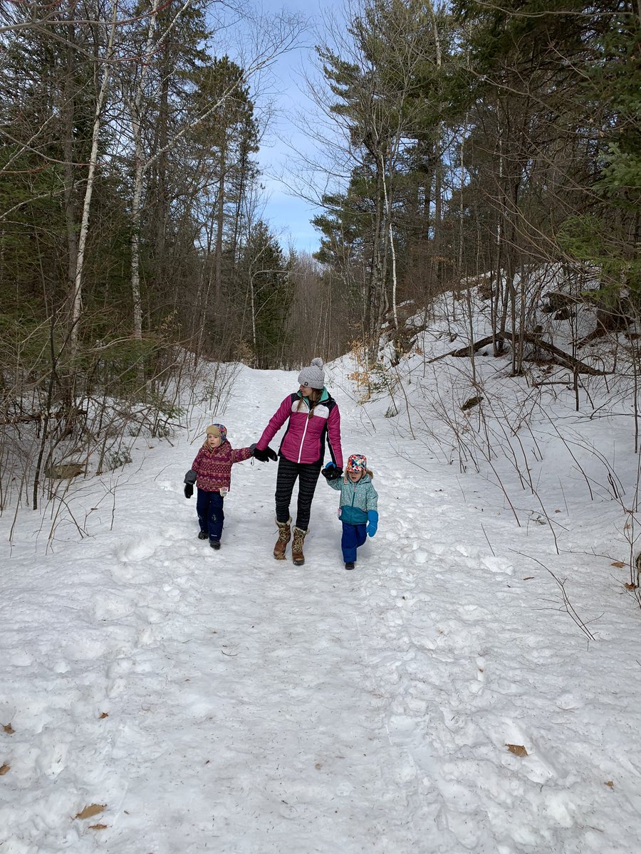Mish1100's tweet photo. Beautiful day for a hike https://t.co/gEhgNX5Jyl