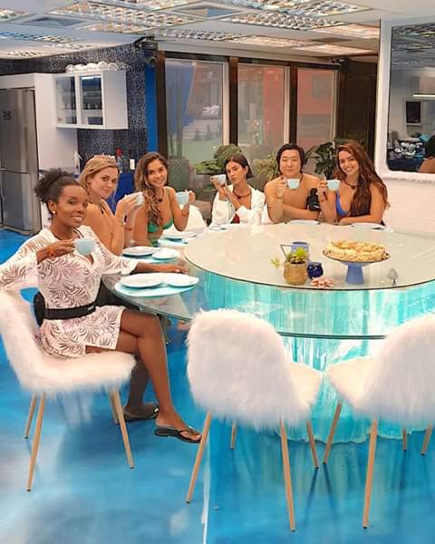 aleks_metal's tweet photo. AMEI ESSA FOTO 😍😍😍 #pyong #Gizelly #telma #Manu #Macela #rafakalimann https://t.co/PlLEHJrR1i