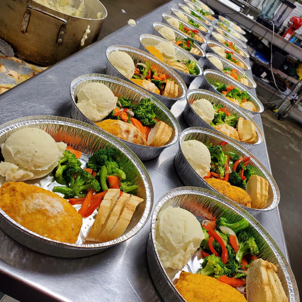 ShackCaribbaWV's tweet photo. First batch of lunches going out today for the kids. We will continue to provide a free box lunch to any kid in need Mon-Fri, 11-2. Pls send PM by 9pm night before. Keep going till they shut us down.

#FeedMonKidsSpring2020  #tilltheyshutusdown https://t.co/EGIZgIdaZN