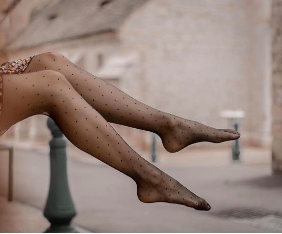 iseg_lyon's tweet image. L&apos;@isegmcsly plus #digitale que jamais! Lancement virtuel du #WorkshopDesign pour la Maison Gerbe. Les étudiants ont 2 jours pour réaliser un benchmark, définir une image de marque, une approche média &amp;amp; réseaux sociaux, définir un packaging ! #com #workshop #collants #gerbe