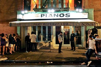 _qole_'s tweet photo. pianos in nyc:
- loud
- full of drunk 30 year olds
- barely any actual pianos

pianos in dallas off 75:
- so many pianos
- classy old people
- 8 year olds playing Für Elise https://t.co/xBmztszkpQ