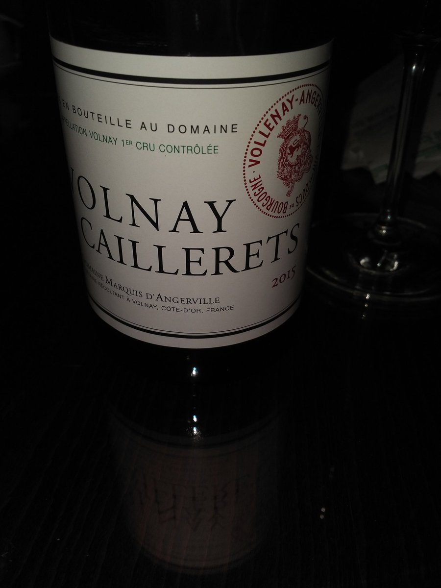 DoliverosDaniel's tweet photo. Most definitely a Wine for this uncertain time,the flawless 15 @gdangerville #Volnay 1erCru #Caillerets deep ruby color,high class bouquet (as always) hints of orange zest,currants,cherry,cedar & kirsch,sheer luxury on the palate,great texture,full body,long youthful finish,BRAVO https://t.co/z7bjybMqgq
