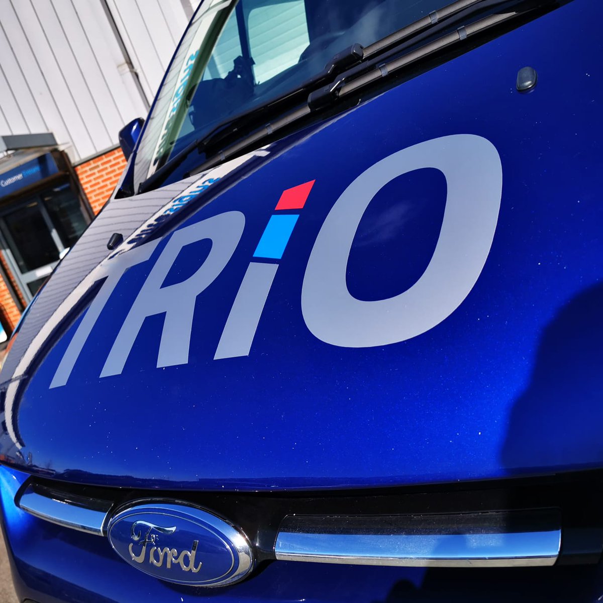EliteSigns's tweet photo. #Triogroup adding another vehicle to their growing fleet with this #fordcustom #vehiclebranding
@rolanddguk @metamarkuk @printmaxuk #Metamark https://t.co/3knt9yPfw0