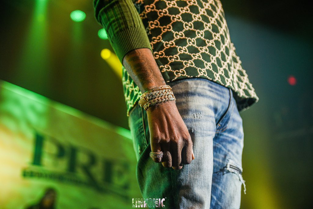 linkonic_'s tweet photo. It’s Dolphhhhhh! | #NoRulesTour | @FillmoreSS 📍| shot by me. #linkonic https://t.co/xGPxtJz8No