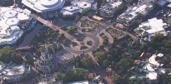 LisaMMAdventure's tweet photo. Thanks to a local news crew, we can see pictures of Disney empty. These were taken a few minutes ago. Seems eerie. Hopefully they will be able to get some construction done to the entrance &amp; the remaining paint job completed on the castle. #DisneyParks #thedaytheparkclosed https://t.co/3LJGdqwI45