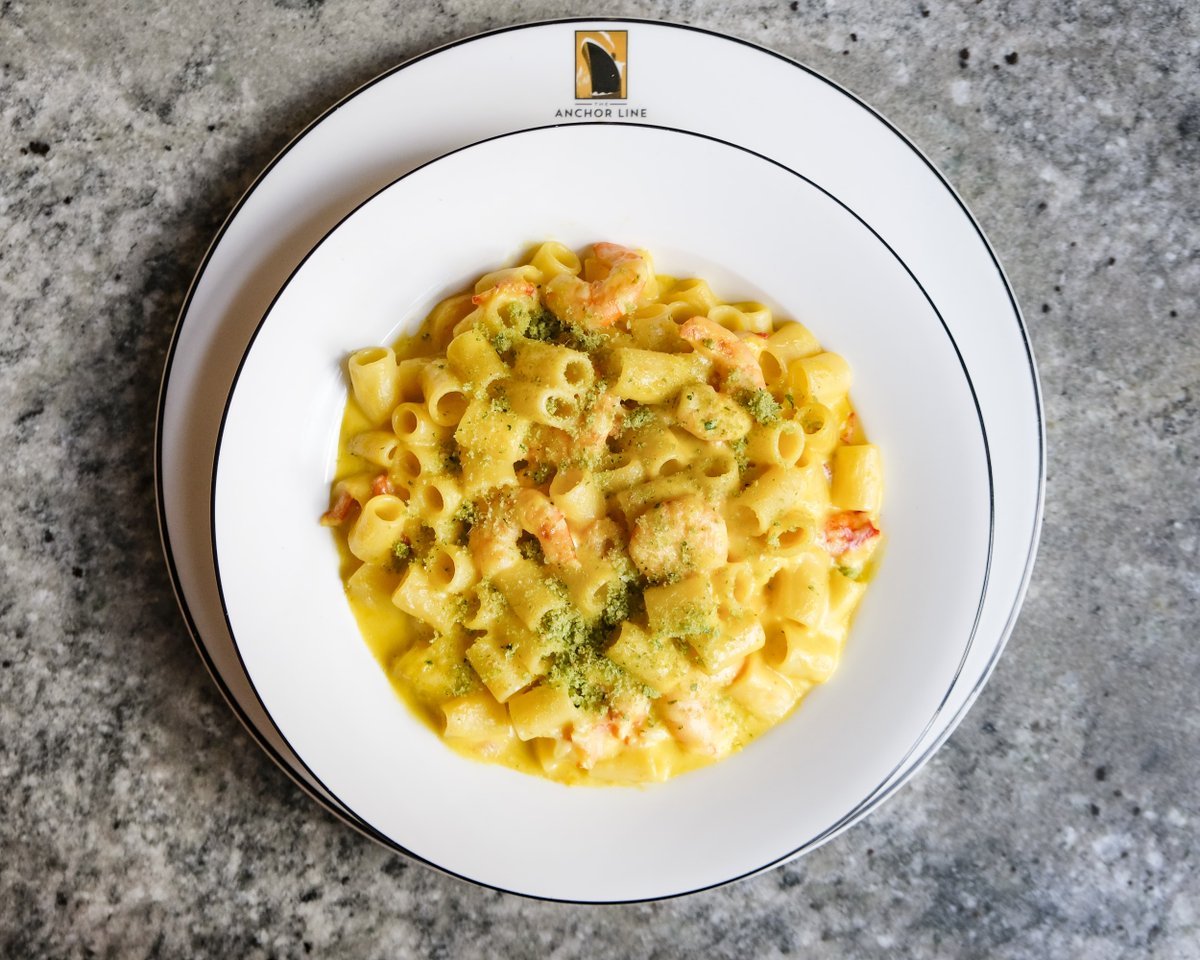 Adult comfort food? Lobster &amp; King Prawn Mac &amp; Cheese 🤤 Packed with juicy lobster meat &amp; king prawns with a rich lobster sauce &amp; drizzled with truffle oil &amp; topped with a Grana Padano crust. 😍 Book a table👉 bit.ly/Book-AnchorLine