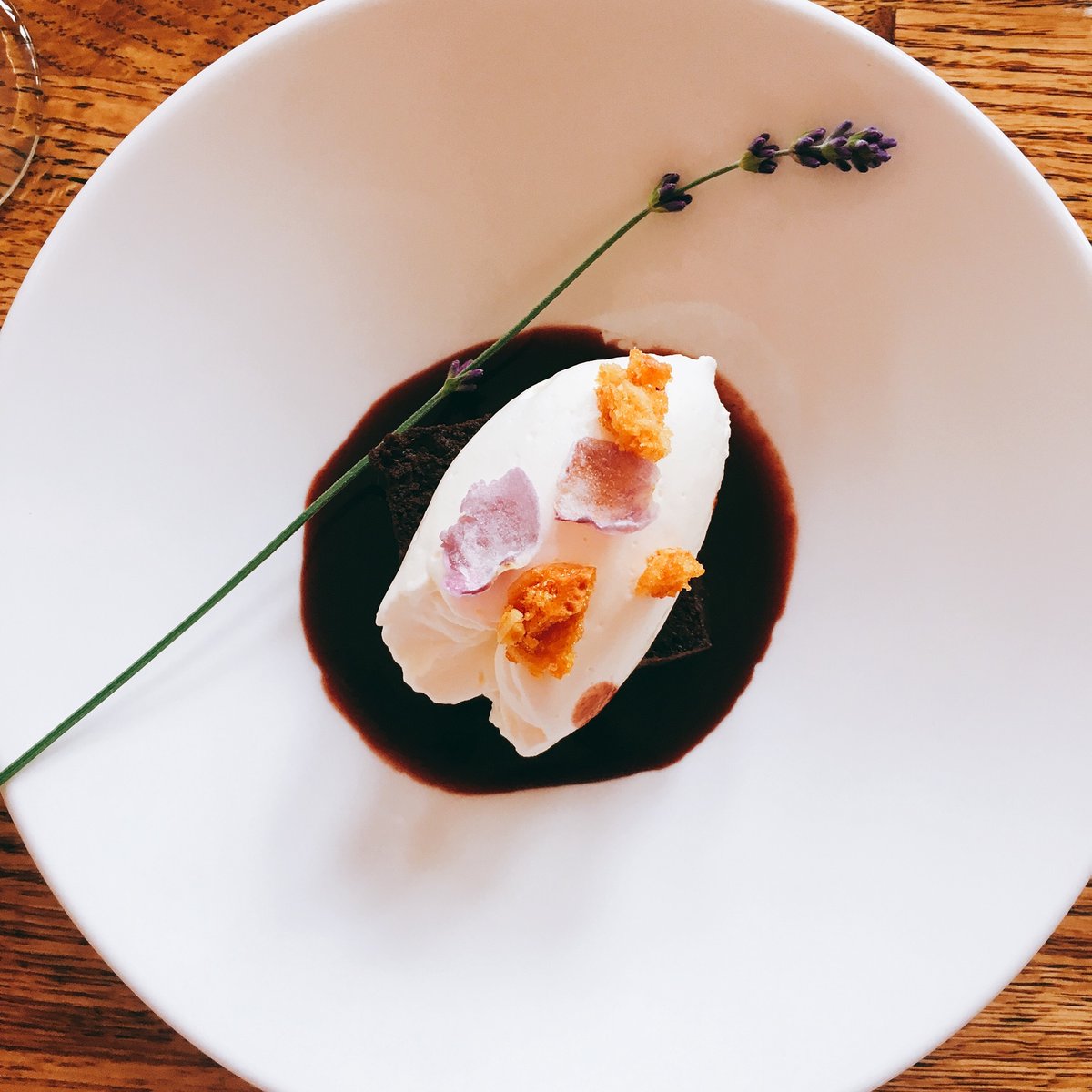 Join us in this food enthusiast oasis of quiet, comfort, and delicious cuisine.  #linkinbio  Mardona's food district is small but classy, and the scene here is for a back yet fit for a refined palate.

Tickets available at: exploretock.com/theprettyfork/…