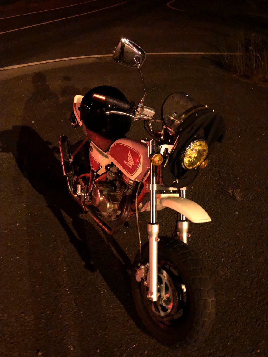 over_eeh's tweet photo. #バイク乗りとして軽く自己紹介
名前:ﾀﾝ塩
性別:男
年齢:20
職業:学生
生息:九州
好き:バイク 、有希
足付き:えいぷはぺったりXJRはちょん
一言:有希だいすき https://t.co/8yIGrpOi1o