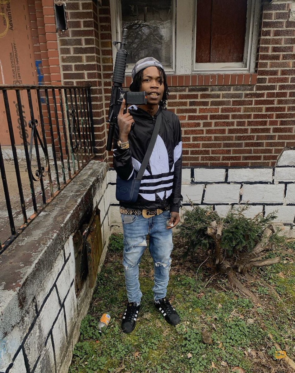 NWMCeeMurda's tweet photo. Who want beef? Come show me something 😈🦾 I got my 30Z ON front street &amp; we ain’t running 🦍👣❗️ #30deep4L https://t.co/GpResM40ge