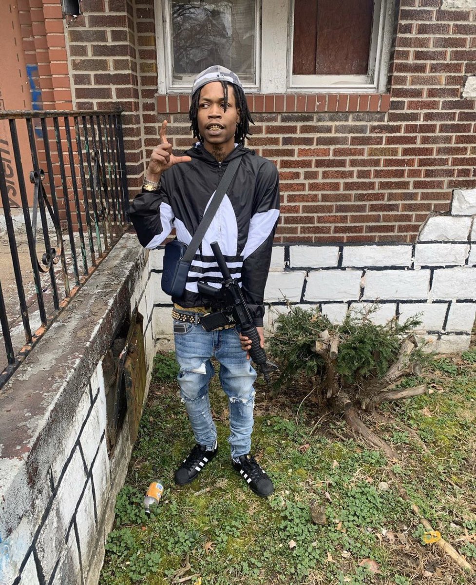 NWMCeeMurda's tweet photo. Who want beef? Come show me something 😈🦾 I got my 30Z ON front street &amp; we ain’t running 🦍👣❗️ #30deep4L https://t.co/GpResM40ge