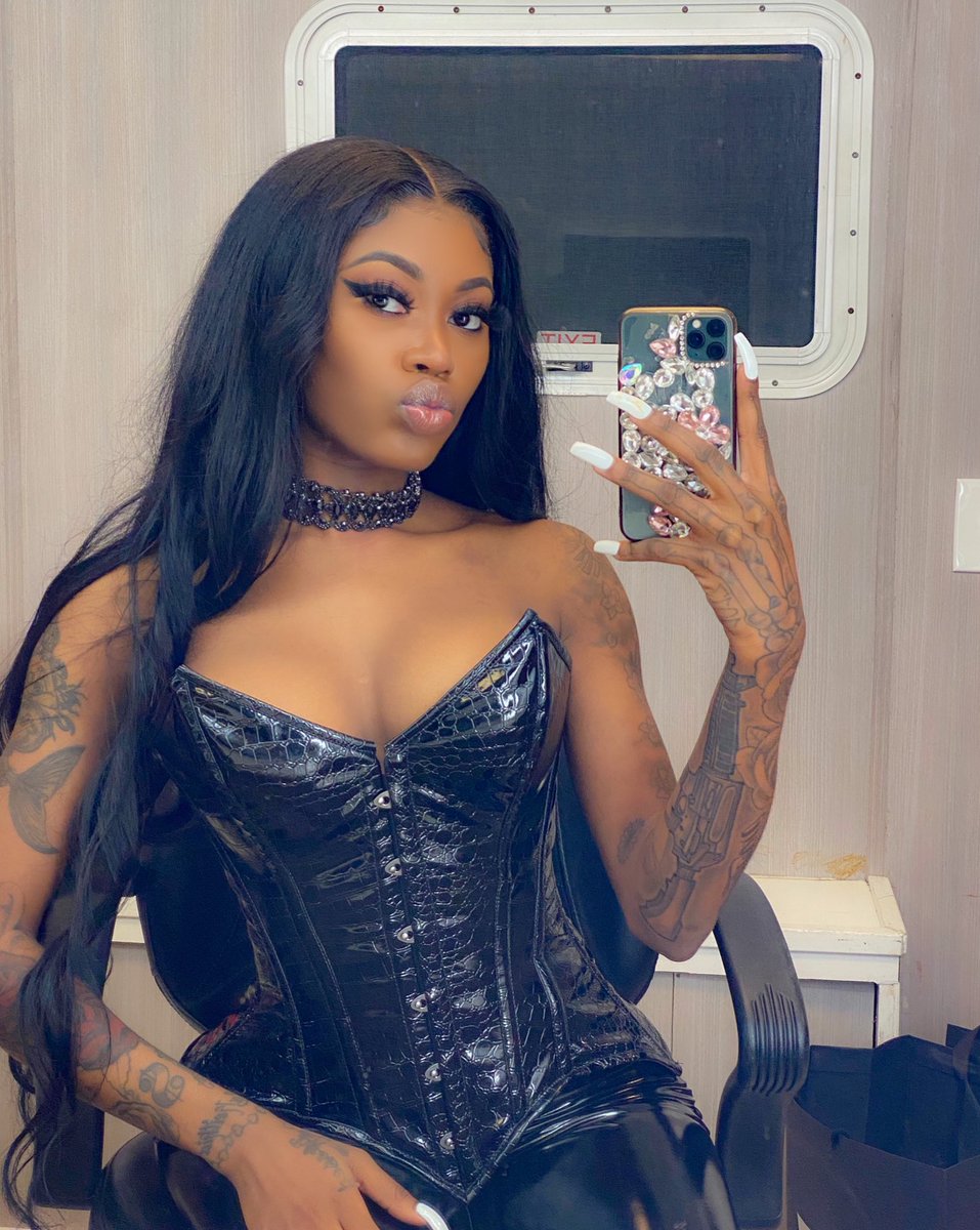 AsianDaBrattt's tweet photo. 🖤 https://t.co/kWAmadu70K