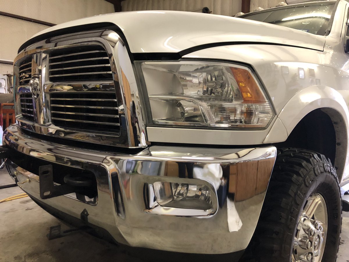SendWraps's tweet photo. A little transformation done on this Dodge Ram 2500 https://t.co/hkuGRNda9O