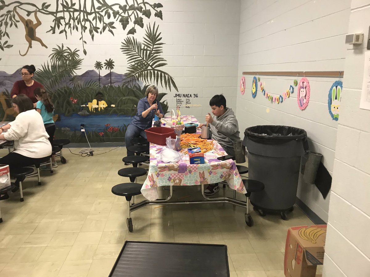 MES_PRIDE's tweet photo. So proud of the MES staff for always putting children first.  They spent Friday preparing care packages for every student and their families.  Planning a drive-thru distribution for Wednesday, March 18 from 4:00-7:00 pm.  We’re in this together! https://t.co/kji2xll5zZ
