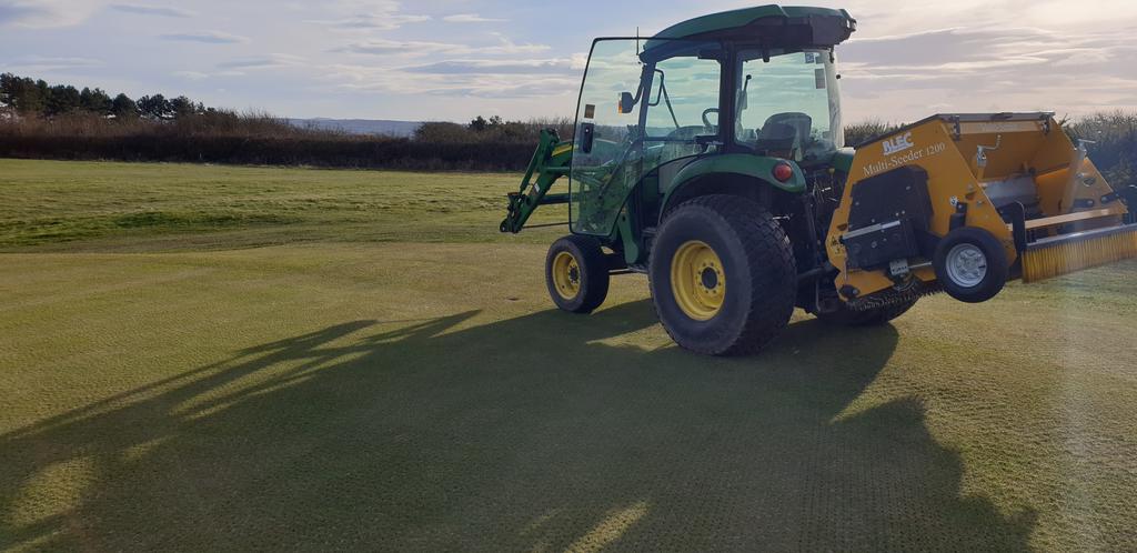 CaldygcGreens's tweet photo. Finished scarifying tees this morning, cut and dressed. Hand mowed greens @ 6.5mm. Started overseeding with Fescue this afternoon, 5 done, crack on with most of the others tomorrow. #dryingwind #rainonitswayagain https://t.co/uIGZJxApx7