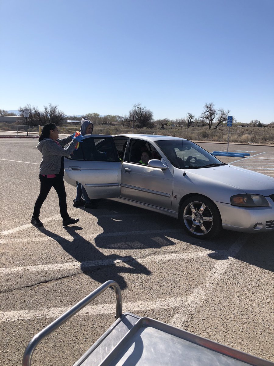 Meal distribution on March 16th. Thank you APS Cafeteria Services! @APSLZ2 <a href="/ABQschools/">Albuquerque Public Schools</a> <a href="/nmped/">New Mexico Public Education Department</a>