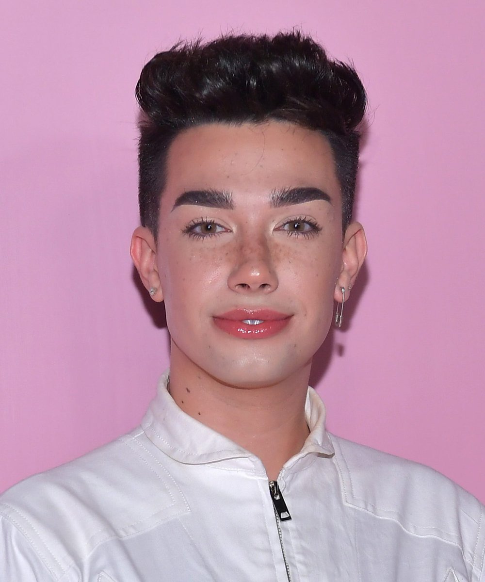 Splatywhite's tweet photo. @joshill24 Out here looking like James Charles https://t.co/ipxQETvtuo