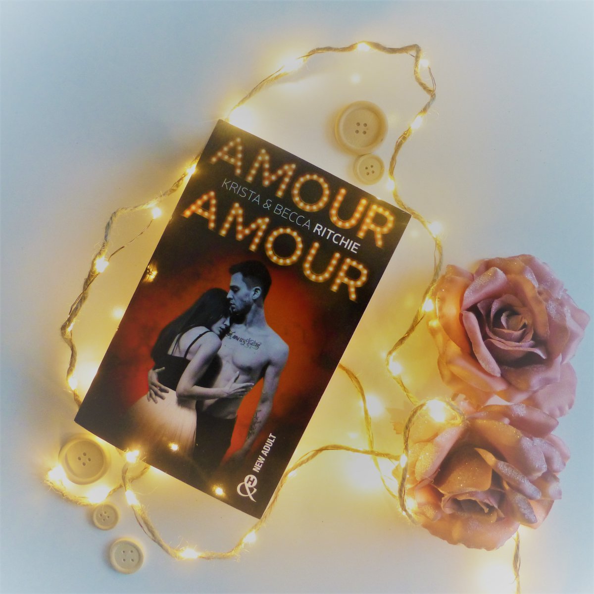 Milletunepages's tweet photo. "Amour Amour" des soeurs Krista&Becca Ritchie @KBRitchie sera disponible le 18 mars chez @CollectionEt_H
#MasquaradeCasino #AmourAmour #CollectionEtH #LasVegas #Thora #Nikolaï #Loveisacircus #Romance #circuslove #cirquedusoleil #authorsofinstagram #bookstagram #Harlequin https://t.co/ABWqENHHW7