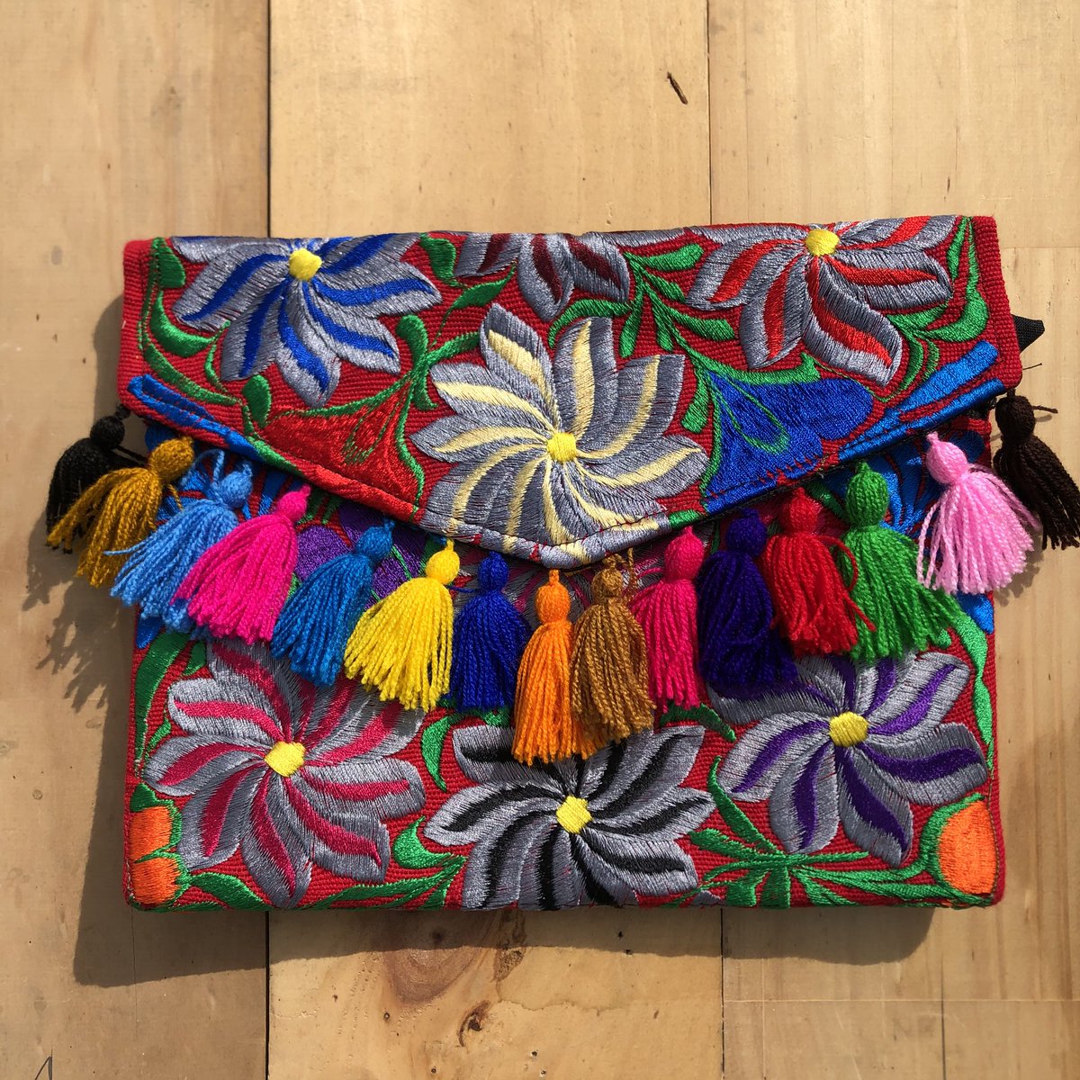 Rubytradicion's tweet image. Beautiful Pompones Clutch 😍😍
Shop Now
rubytradicionenmoda.com

#handmade #springfashion #artesanal #huarachesmexicanos