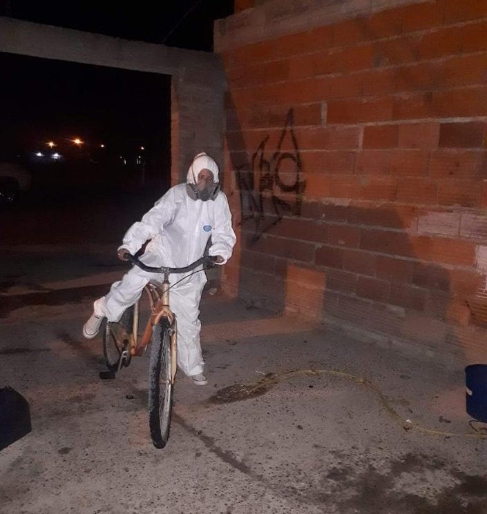 La suegra: Lo bueno del coronavirus es que no va a venir la hincha pelotas de tu novia, hijo

La novia del hijo