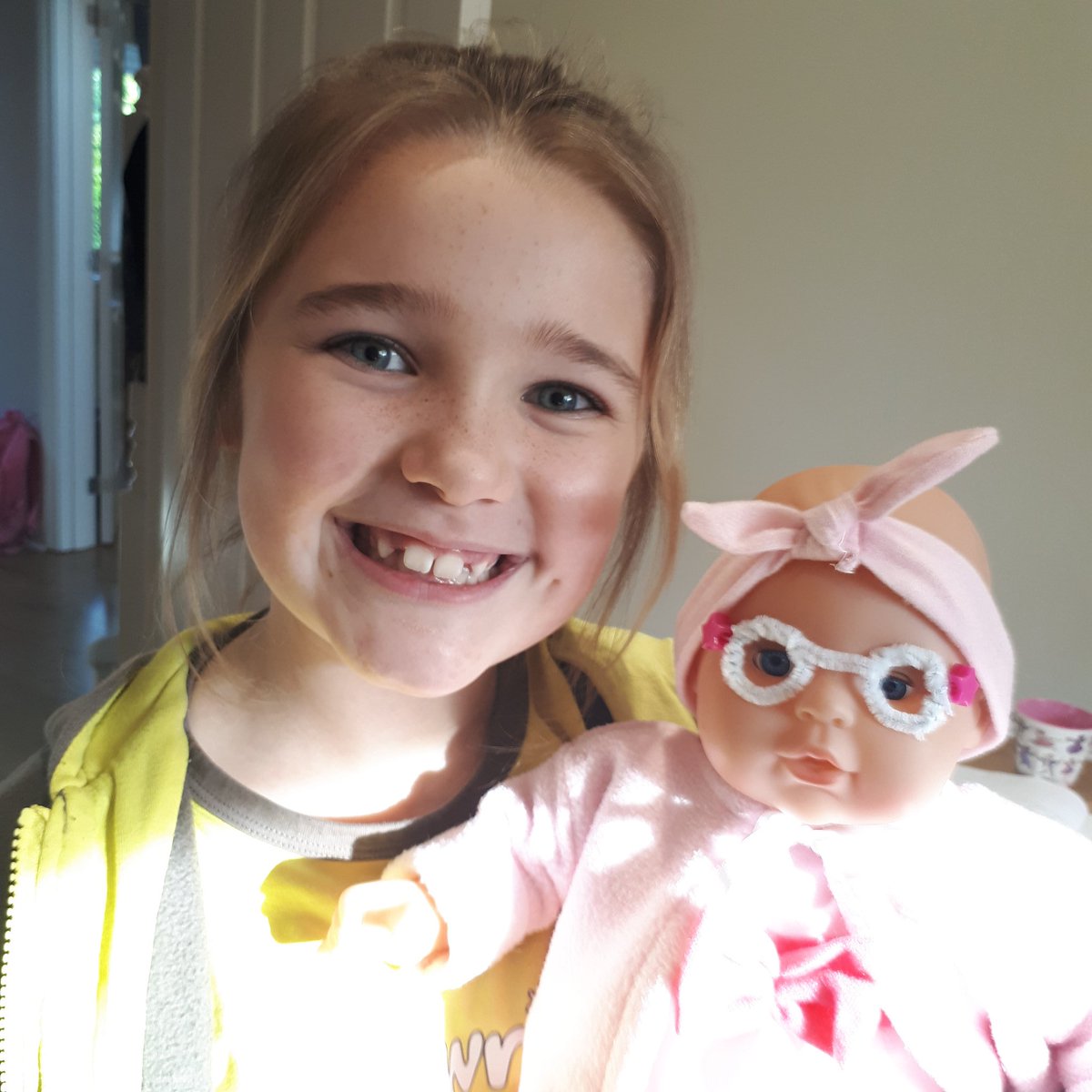 Aly_H_C's tweet photo. My little lady called her dolly Hazel after Hazel from @ItsABuzzWorld we've even made her some glasses! Hannah hopes Hazel will see and loves her namesake!! Hi from England!! #busbyquints #outdaughtered #littlefan https://t.co/8QiG7t3inW