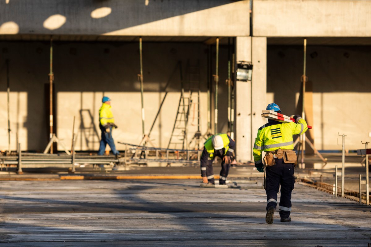 Om mee het hoofd te bieden aan de #coronacrisis, hebben we beslist om over te gaan tot een gecontroleerde shutdown van al onze werven. De gezondheid van onze medewerkers en onze bouwpartners staat altijd op de eerste plaats. #samentegencorona #stayhome >> bit.ly/3b4FWFL
