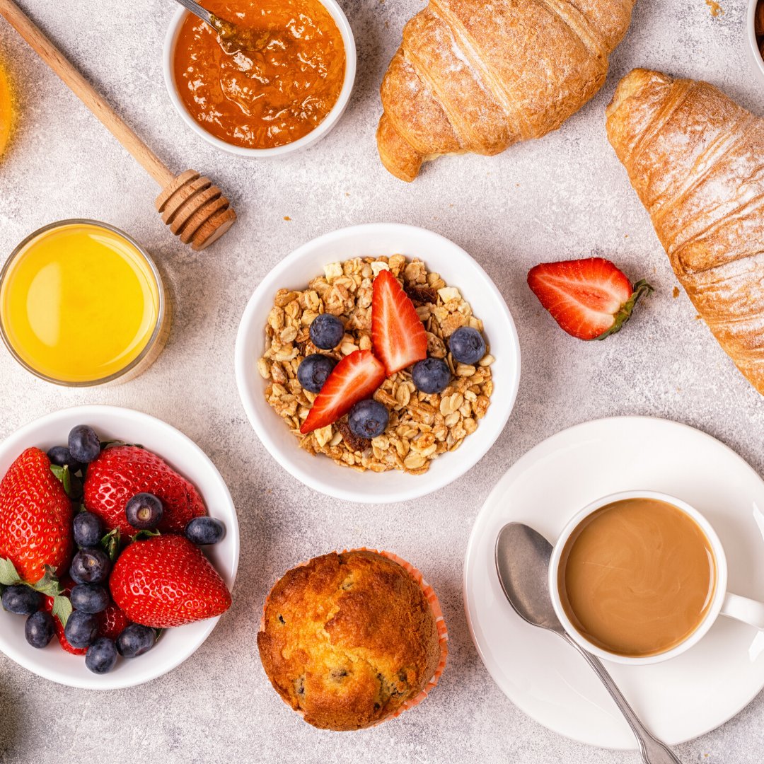 cpsanantonioapt's tweet photo. For just $10 dollars more, get #breakfast included with your stay here at the #CrownePlazaSanAntonio Airport! Start your day with a fresh and delicious meal! 🥐☕#goodmorning https://t.co/ryp2NFhEhR https://t.co/t1nOa7yXlf
