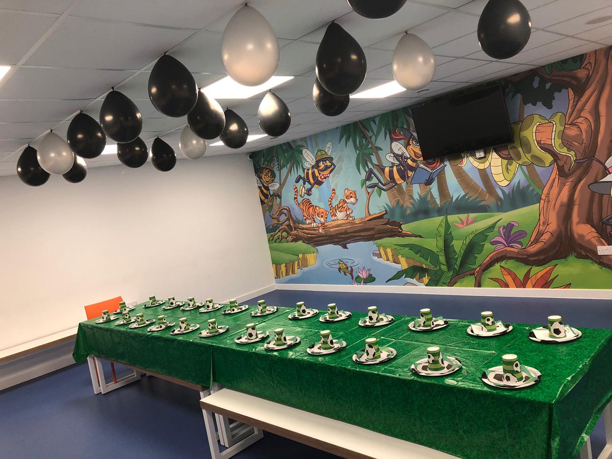 billybeezip's tweet photo. Football themed party⚽ 

Make your little one feel like the player of the match⭐  

#football #party #birthday #billybeez #indoorplaycentre https://t.co/NvpFA5CbBb