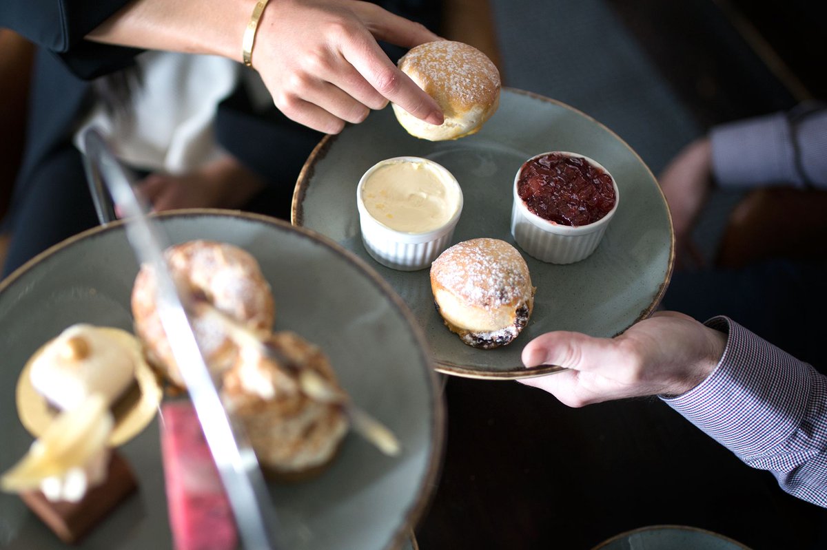 Treat mum to three delicious tiers of afternoon tea this Mother's Day and we'll throw in a glass of bubbly for her, from us.
www3.hilton.com/en/hotels/unit…
@brightonmet #metbarbrighton #MotheringSunday #MothersDay #GetMumTiddly #ThankYouMum