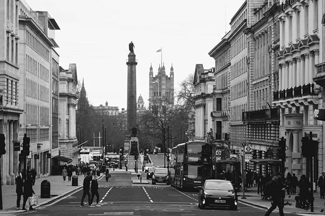 #bnw
#bnw_inst
#noir_shots
#masters_in_bnw
#lookingupbuildings
#londonlife
.
.
.
.
.
.
.
.
.
.
.
#loves_united_london
#londonarchitexture
@best_london_photos
#unlimitedlondon
#igotlondonskills
#london_gurus
#london_only…

📸 instagram.com/p/B9zU99hA1m2/ via tweet.photo