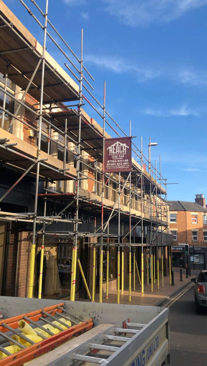ReachScaff's tweet photo. All in a days work 👌🏼
#WellingboroughTownCentre #AccessForRoofRepairs https://t.co/ioSLe58gbd