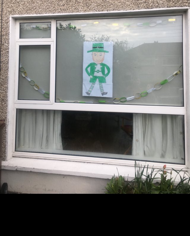 E_ORiain's tweet photo. I just arrived home from work and this put a smile on my face! It was a nice not diversion from all the bad news at the moment. Happy St. Patrick’s day everyone. Keep the flag flying #OlafUsTogether https://t.co/llbZL2LvRV