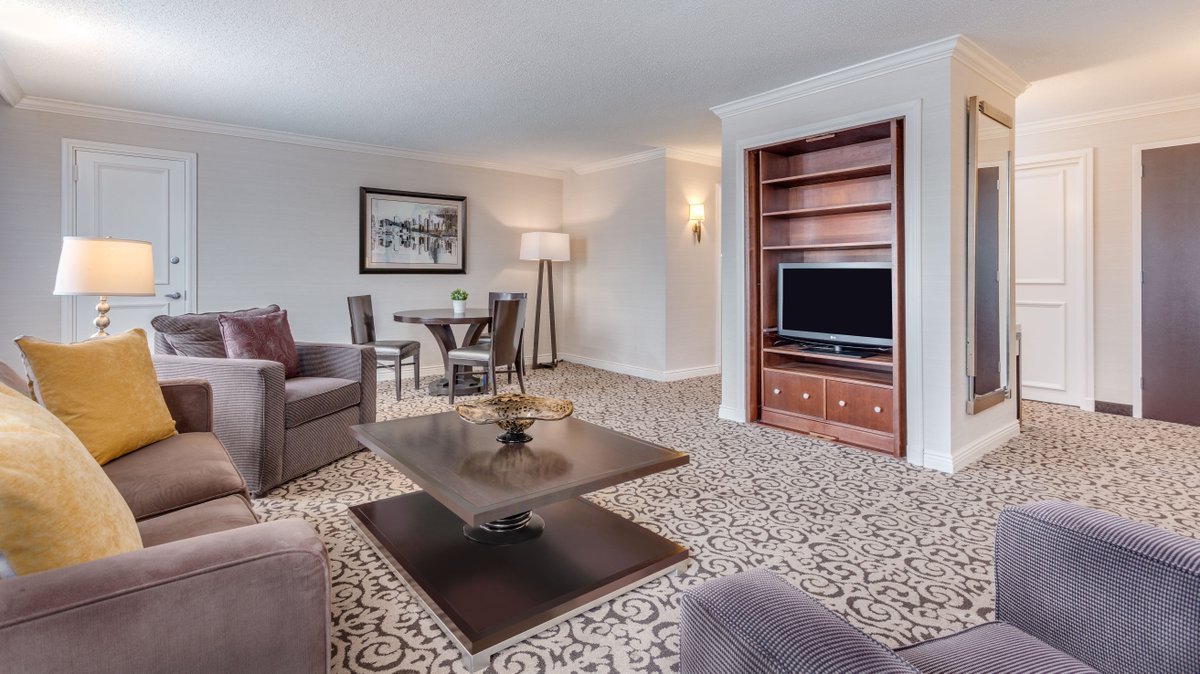 CPDanbury's tweet photo. Our spacious suites offer plenty of room to unwind after a busy day! #hotelsuite #DanburyCT

https://t.co/tc9tCJldaK https://t.co/XzcIhULf3E