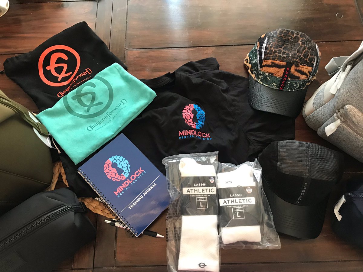OAtheagent's tweet photo. Thanks to our friends @DagneDover @lassogear @DungeonForWarD @mindlock_sp for blessing our guys of @PyrmdSportsGrp with some goodies as they await getting back to playing. #Sportsagent #mlbagent #nflagent #sportsagency #brandingandmarketing #brandambassador https://t.co/nVoQvbSp0z