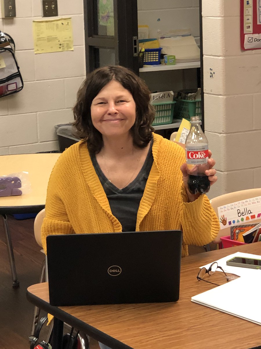 BonhamMichele's tweet photo. Pleasant Hill teachers working to maintain connections with our Mustangs and provide meaningful activities! #ilschoolsstepup https://t.co/95ScP6C4us