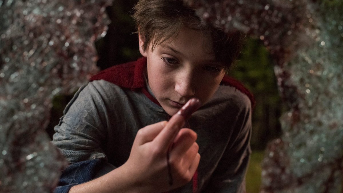  #Brightburn (2019) while not the most original, it is a fun little horror movie with interesting premise and really gory deaths, however it is filled with cliches that hinder it at times. The acting is great and the score, visual and sound effects are good. I want a sequel tbh