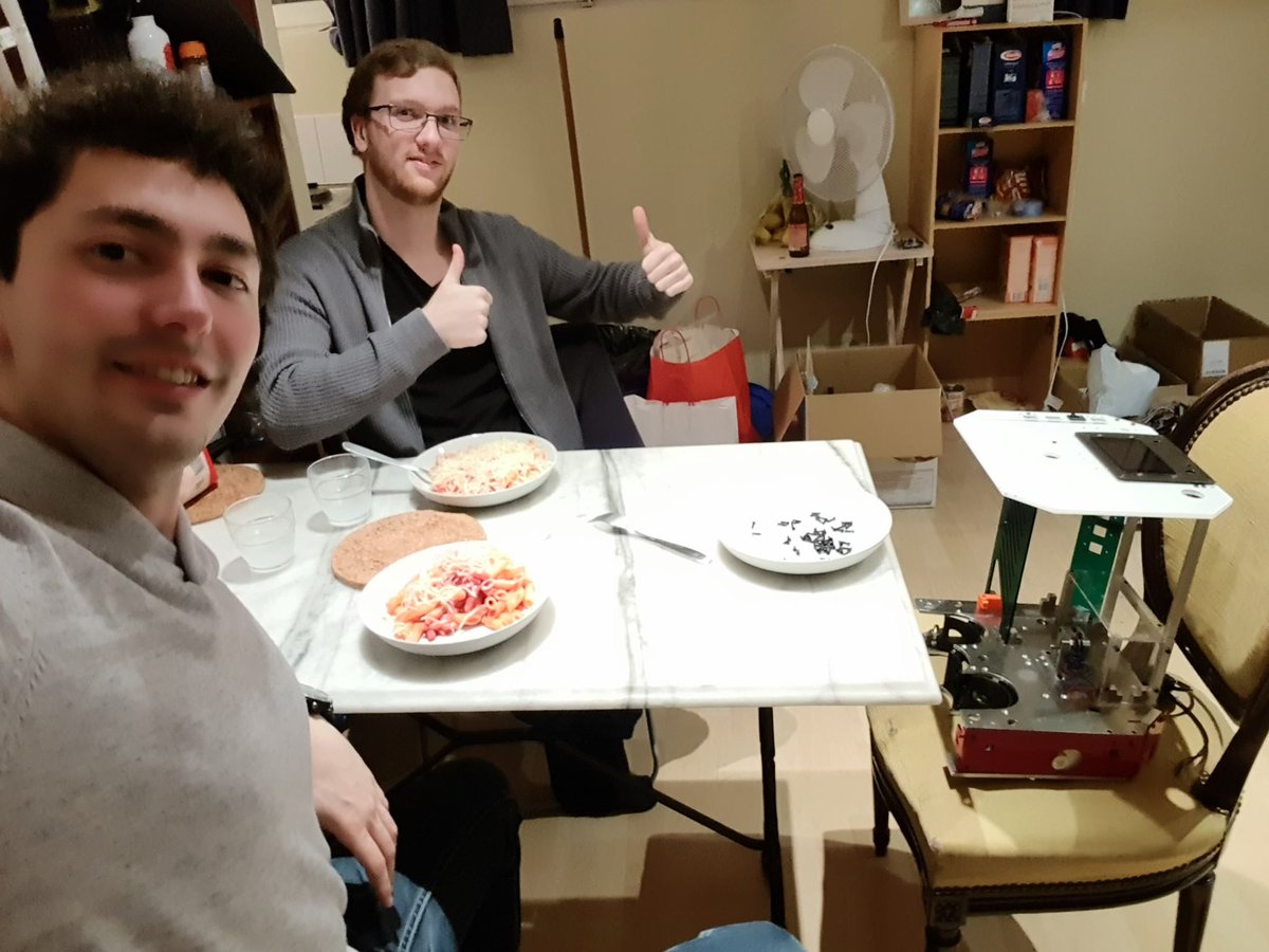 Faites attention, prenez soin de vous et de vos proches et n'oubliez pas de nourrir vos robots !
#CDR2020