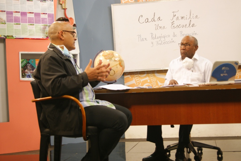 #EsNoticia | Ministro @psuvaristobulo: Estudiantes de la Patria armarán portafolio con asignaciones realizadas en casa. (Leer+) bit.ly/3d2avO0 Vía: <a href="/ViceVenezuela/">Vicepresidencia Vzla</a> #CuarentenaColectivaSocial <a href="/NicolasMaduro/">Nicolás Maduro</a>