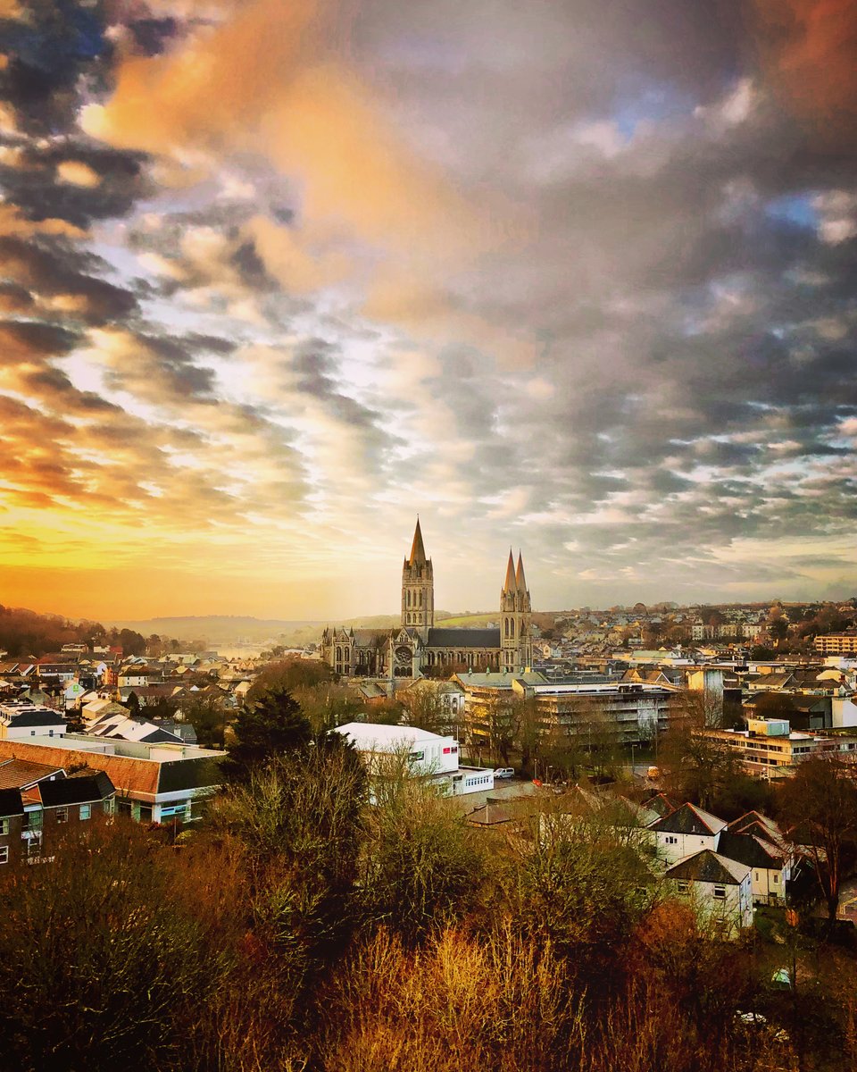 Good Morning Truro. View from the sleeper. #GoodMorning #beautiful  #Cornwall #sunrise <a href="/CornwallLive/">Cornwall Live</a>