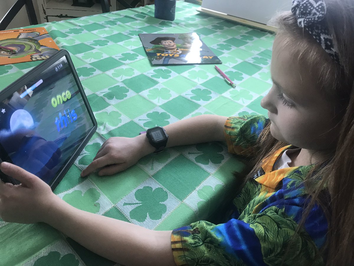 Working on their kidoyo badges! <a href="/AndreaRomano11/">Andrea Romano</a> <a href="/DBirmingham2/">Donna Birmingham</a> @MeadowDrMineola <a href="/Jackson_Ave/">Jackson Ave School</a>