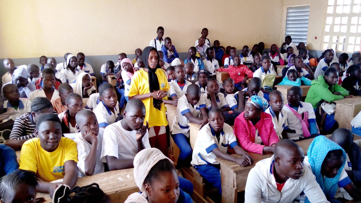 tsived's tweet photo. Sensibilisation sur la lutte contre la consommation des stupéfiants en milieu scolaire au CES de UDKIA
#JeMengage https://t.co/VBYEm37ePJ