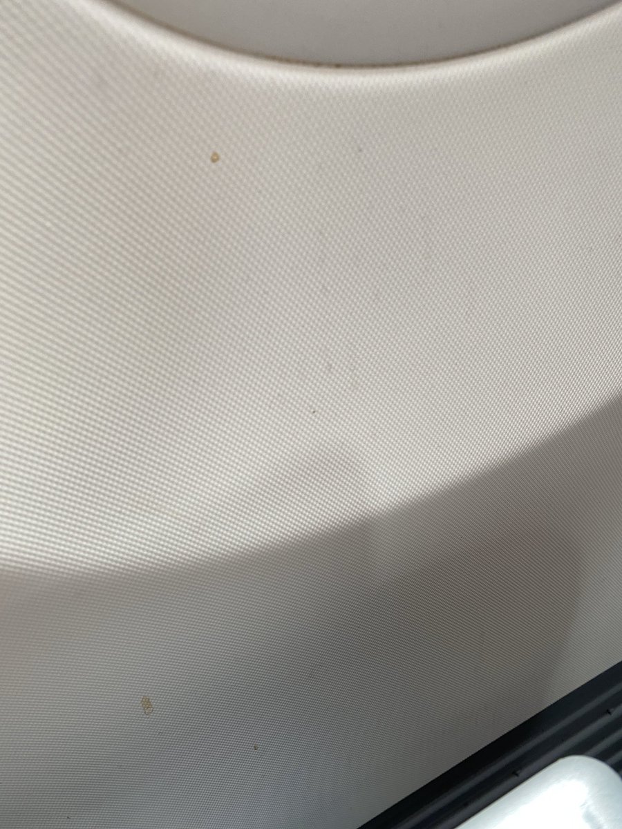 asphaltman1's tweet photo. @United I thought planes were getting cleaned well?  I’m on aircraft #3892 Flt 1260 and it’s pretty filthy.   Windows are pretty gross as well. https://t.co/okfGazln69