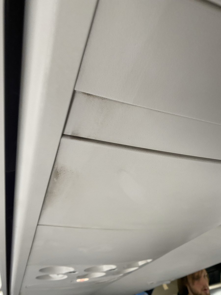asphaltman1's tweet photo. @United I thought planes were getting cleaned well?  I’m on aircraft #3892 Flt 1260 and it’s pretty filthy.   Windows are pretty gross as well. https://t.co/okfGazln69
