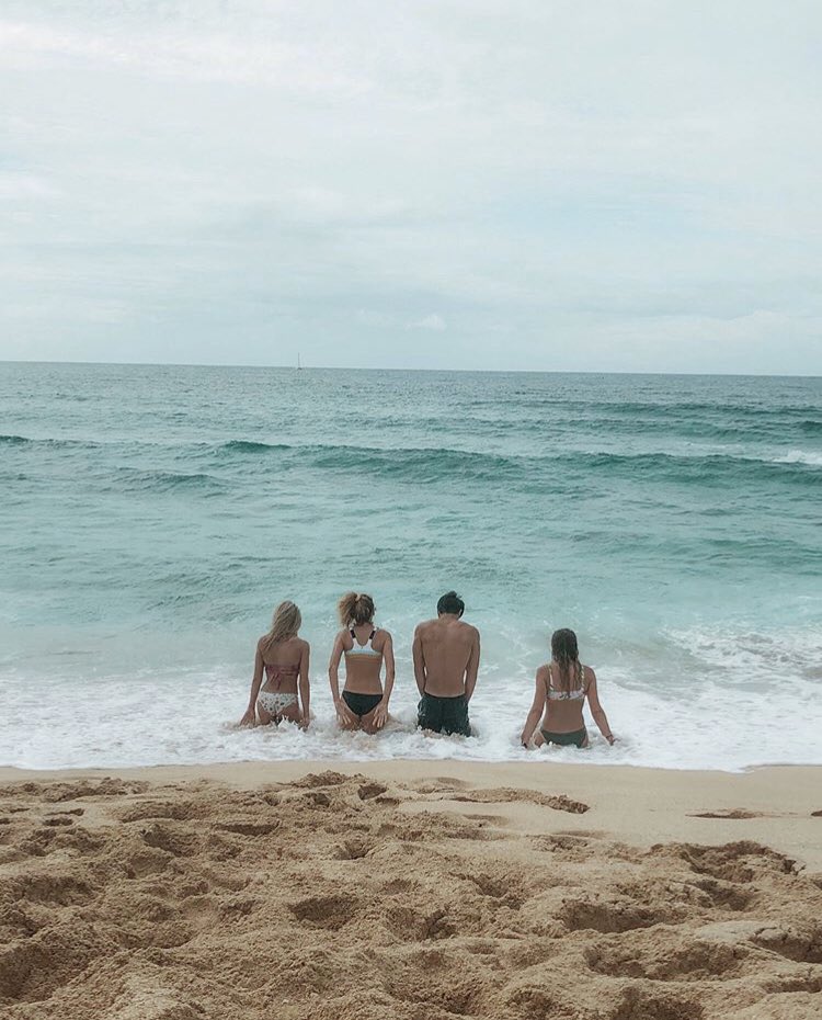 bobbsimmons's tweet photo. sea time #slsheroes https://t.co/2ctCQjM3X2