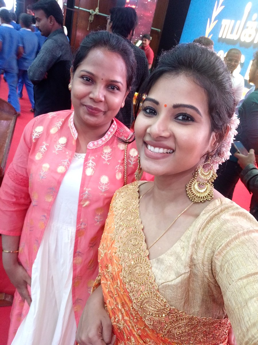 dhivya_dhurai's tweet photo. சாணக்யா விருது விழா 2020
#chanakya_award_ceremony
#anchormode https://t.co/dvhioxHQtE
